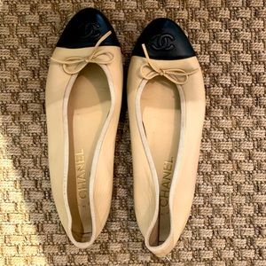 Chanel Ballet Flat Shoes size 38 (gently preowned)